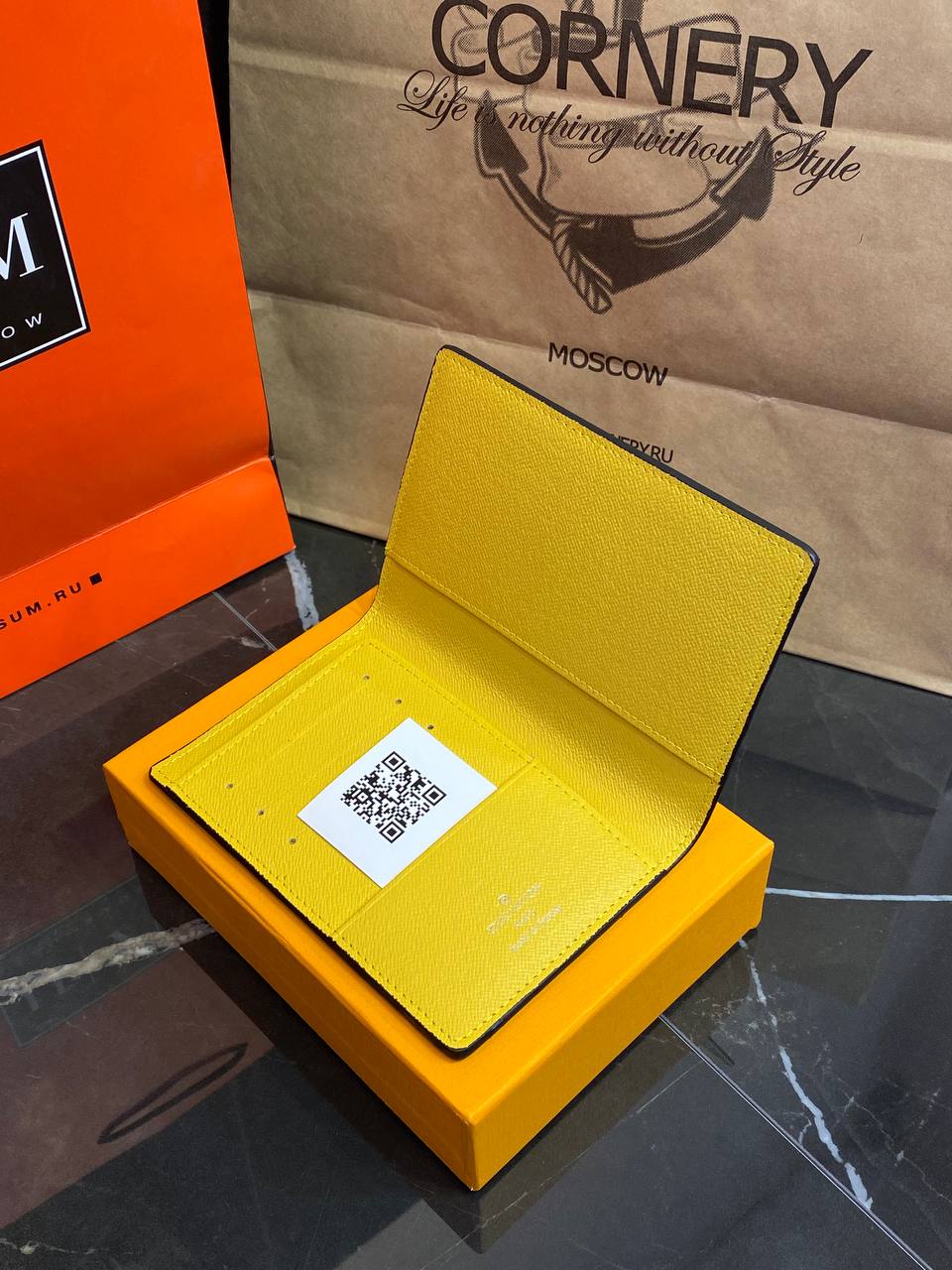 Обложка для паспорта Louis Vuitton — фото 2