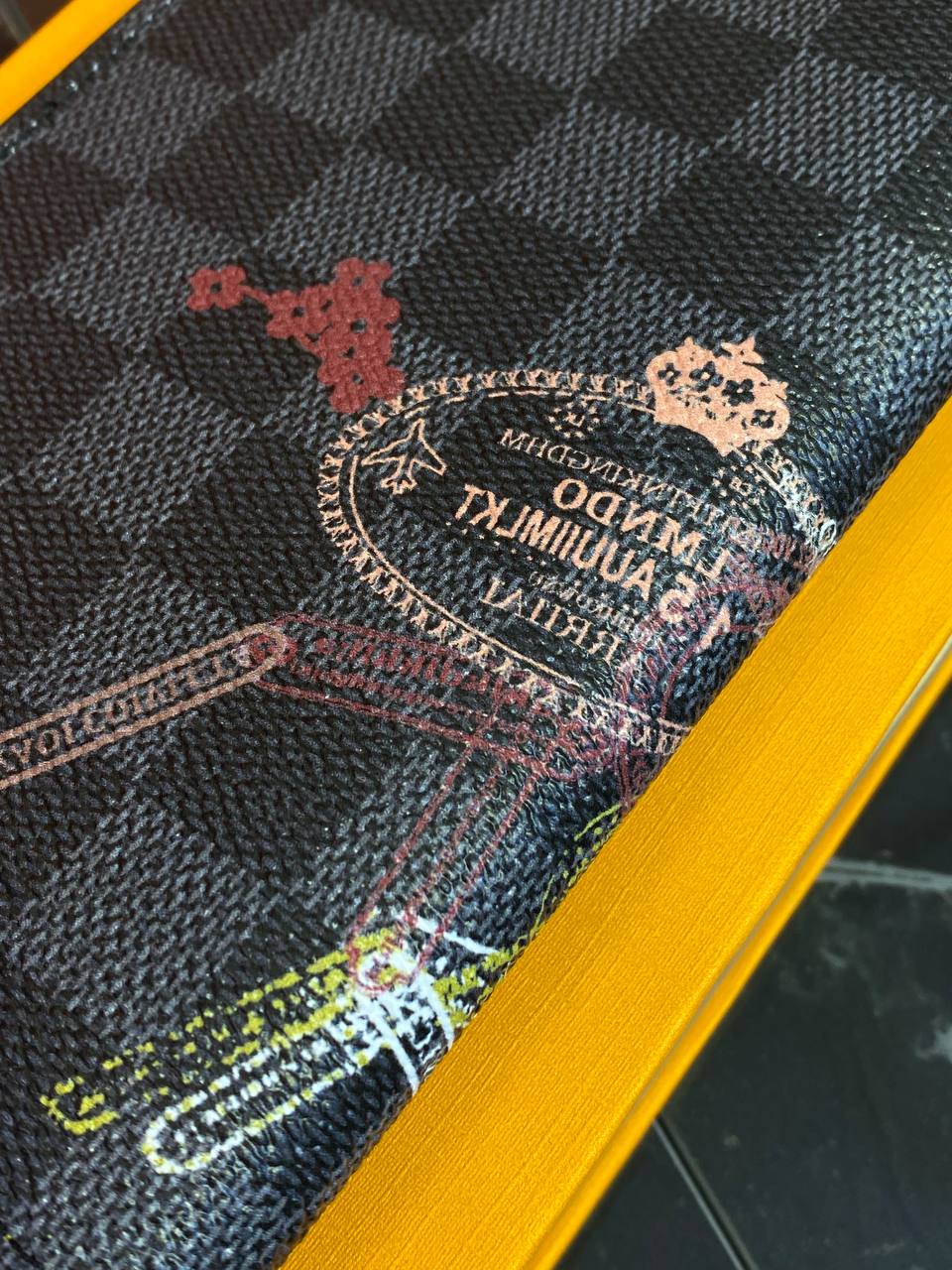 Обложка для паспорта Louis Vuitton — фото 8