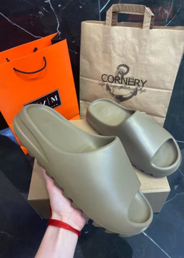 Yeezy Slide Earth Brown (дисконт)