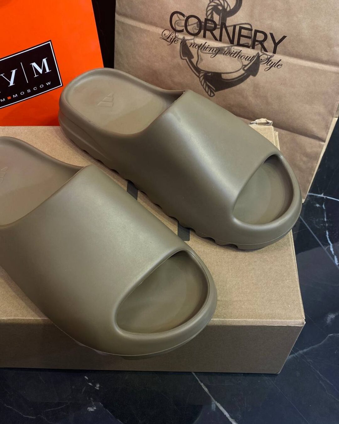 Yeezy Slide Earth Brown (дисконт) — изображение 2