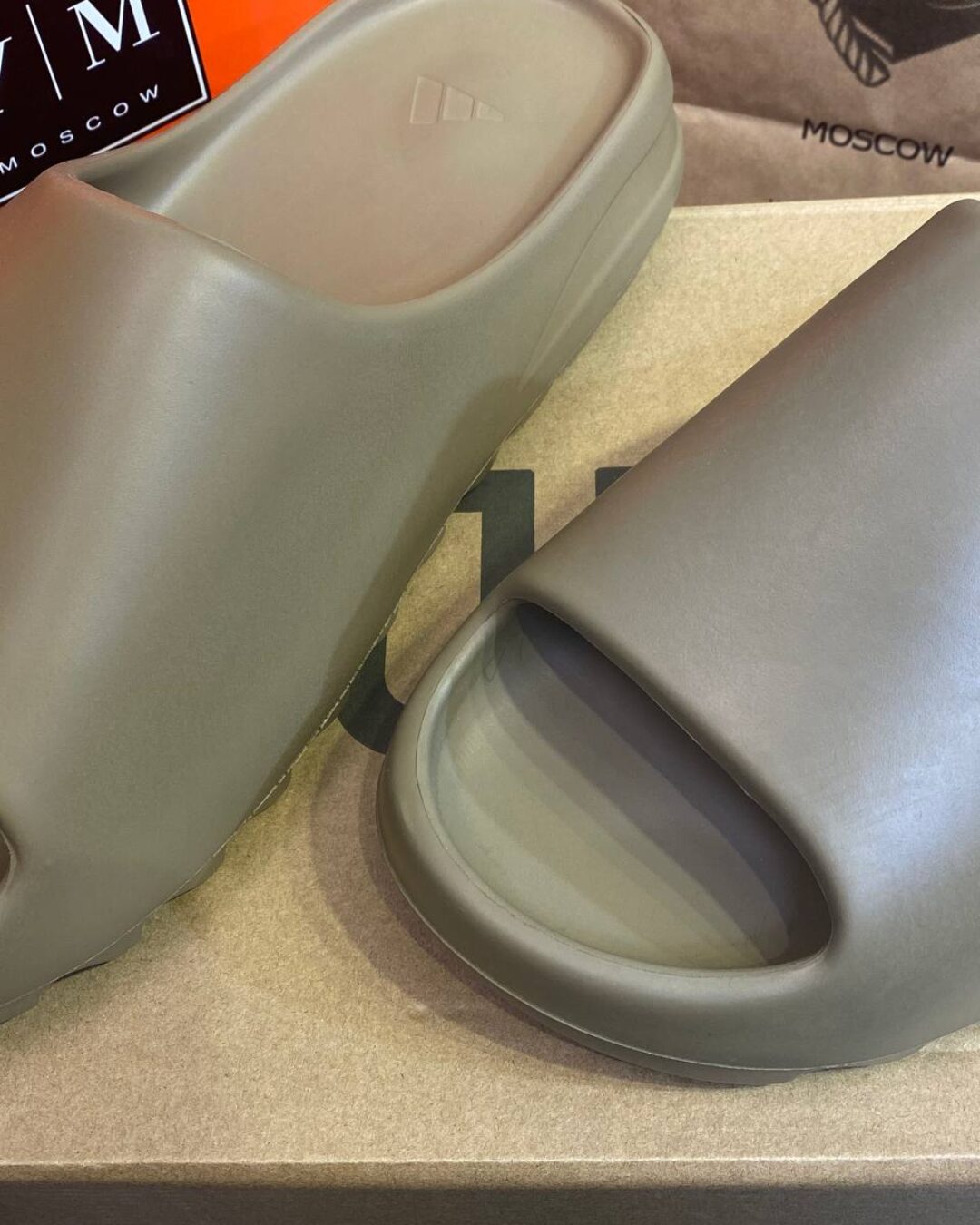 Yeezy Slide Earth Brown (дисконт) — изображение 3
