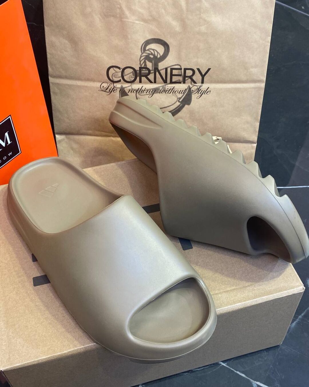Yeezy Slide Earth Brown (дисконт) — изображение 4