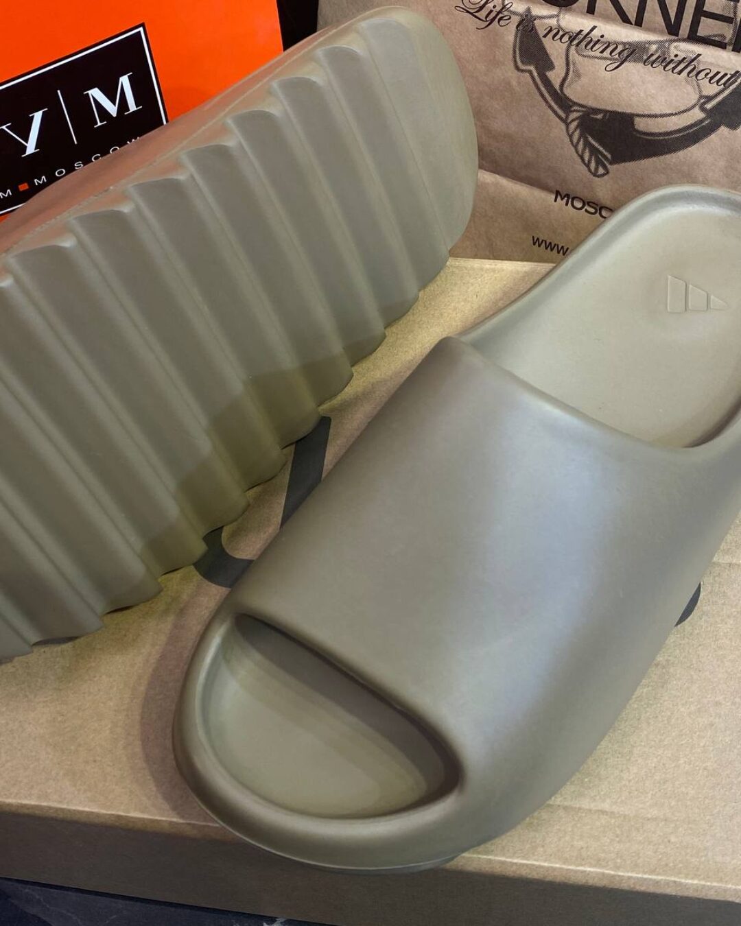 Yeezy Slide Earth Brown (дисконт) — изображение 6