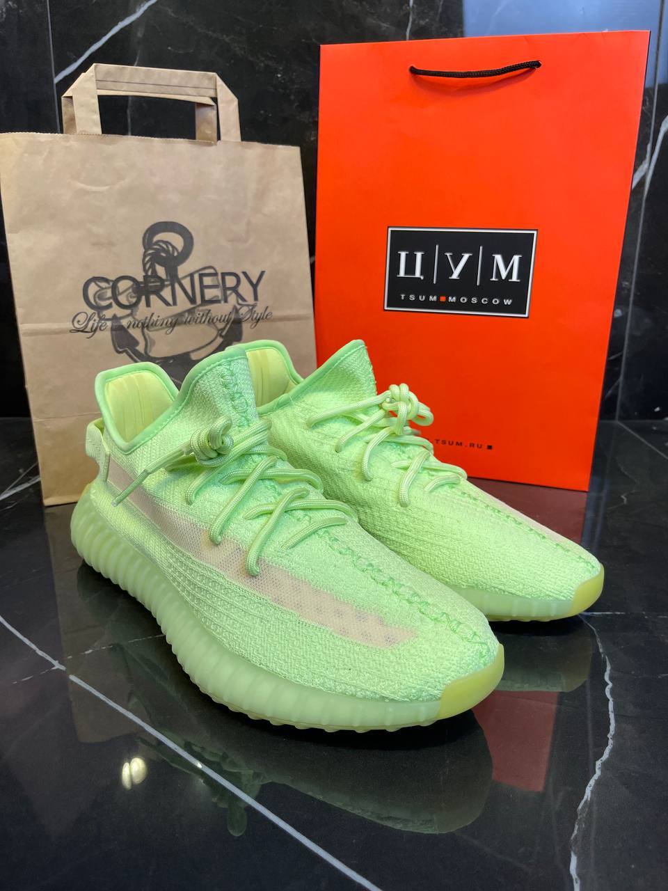 Yeezy 350 V2 Glow (дисконт) — фото 1