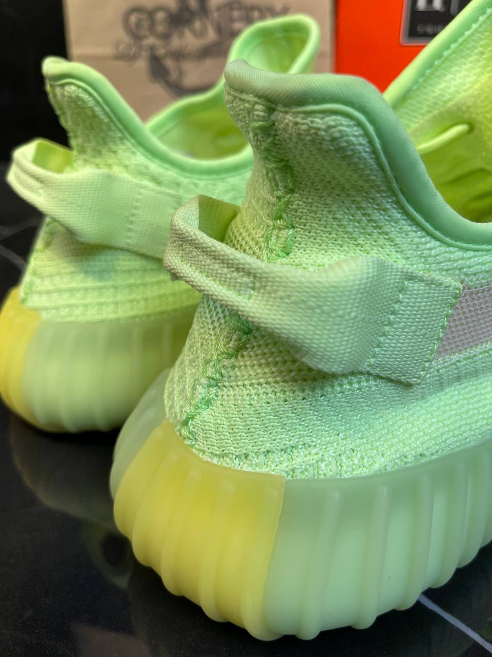Yeezy 350 V2 Glow (дисконт) — фото 4