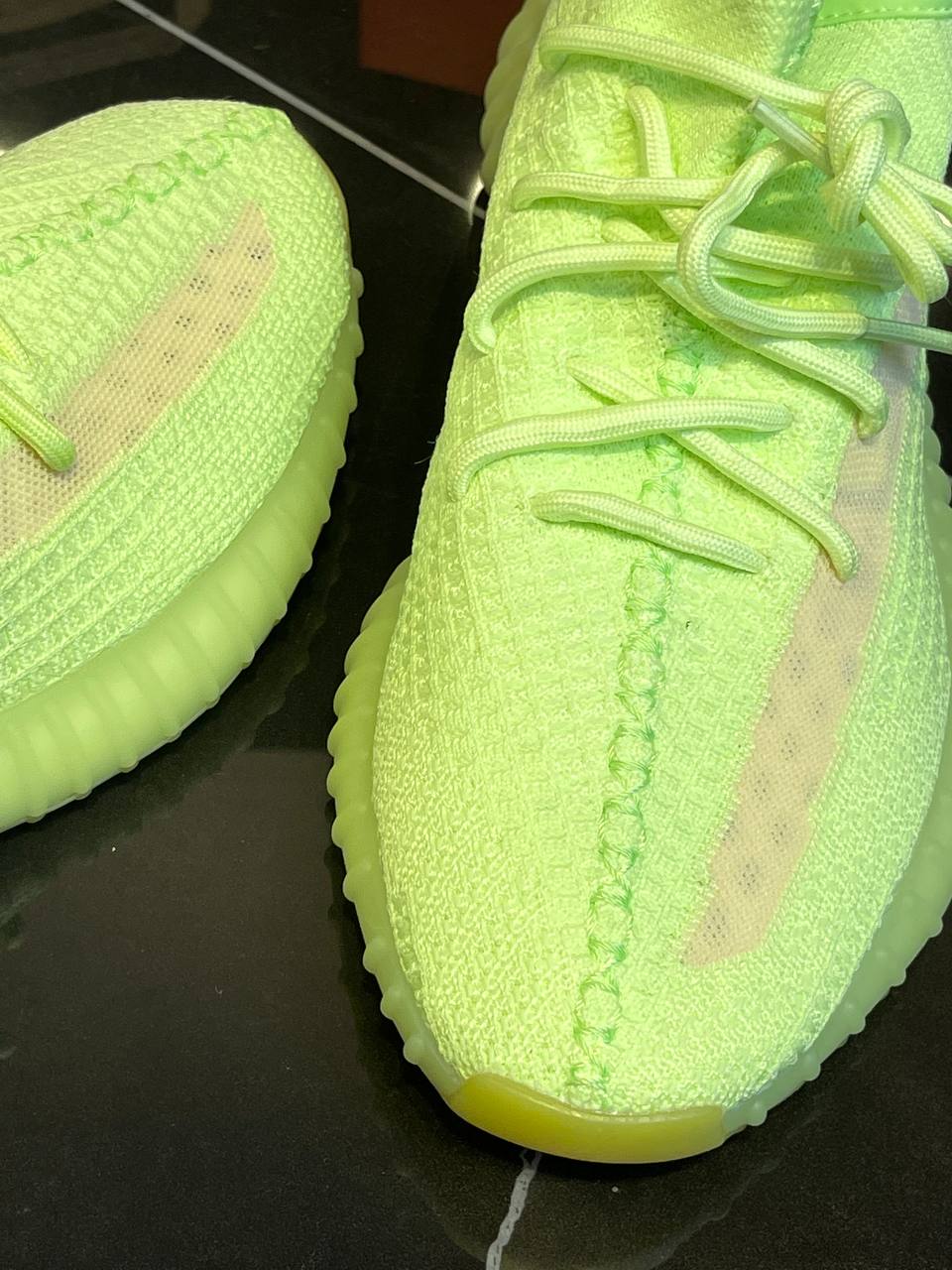 Yeezy 350 V2 Glow (дисконт) — фото 6
