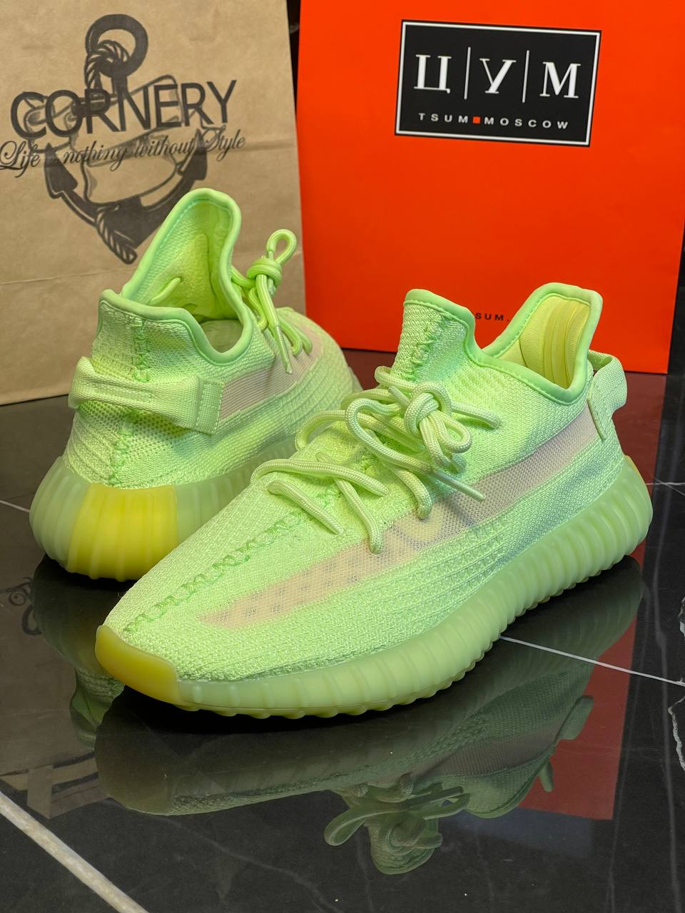Yeezy 350 V2 Glow (дисконт) — фото 7
