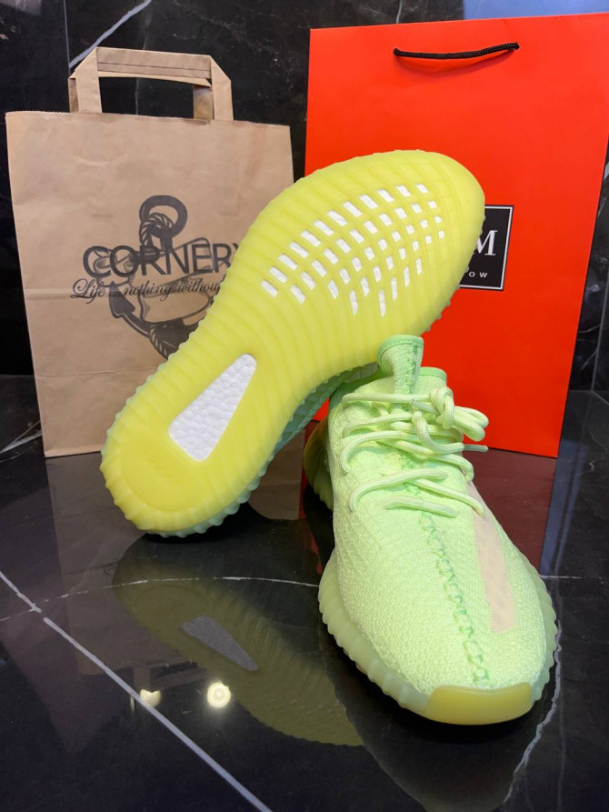 Yeezy 350 V2 Glow — изображение 8