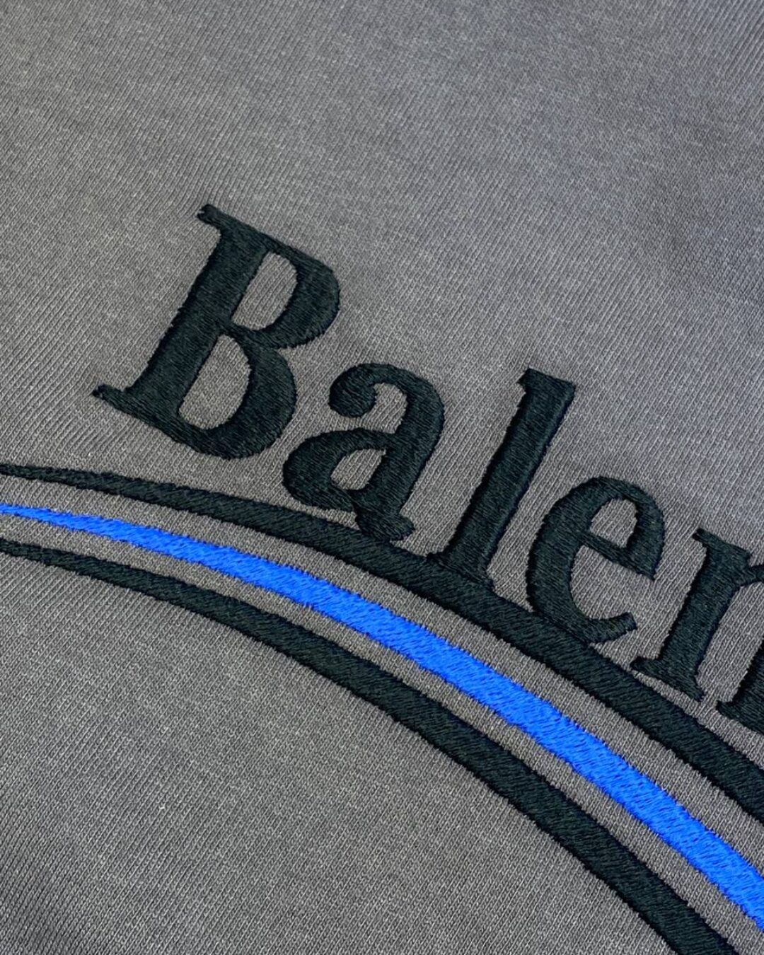 Футболка Balenciaga — изображение 7