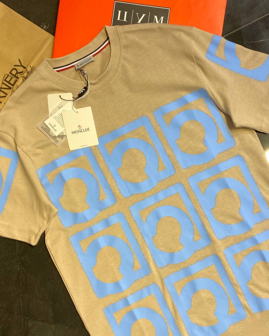 Футболка Moncler — изображение 7