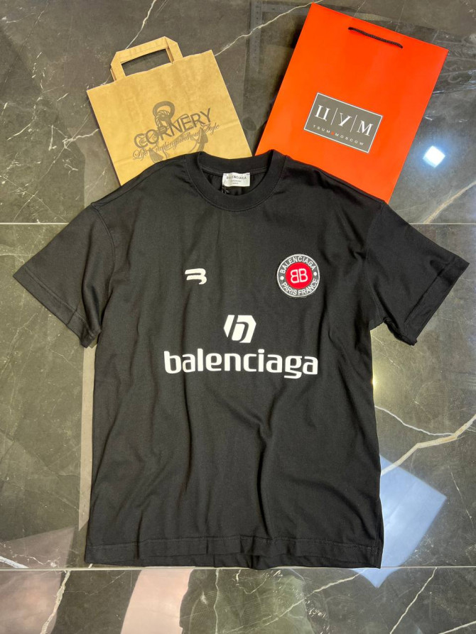 Футболка Balenciaga