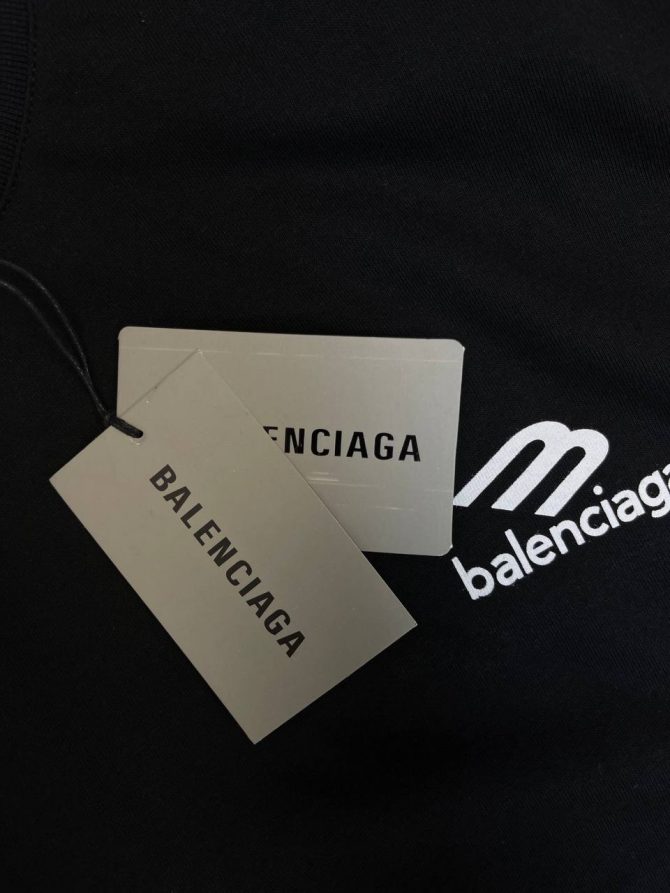 Футболка Balenciaga — изображение 6