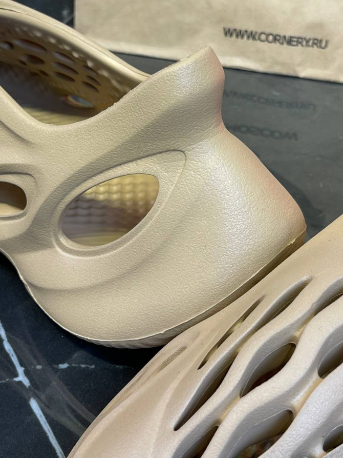 Yeezy Foam Runner Ochre — изображение 5