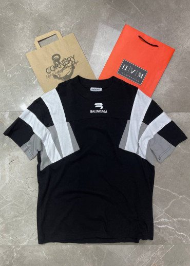 Футболка Balenciaga