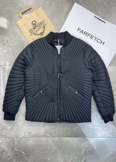 Бомбер Moncler