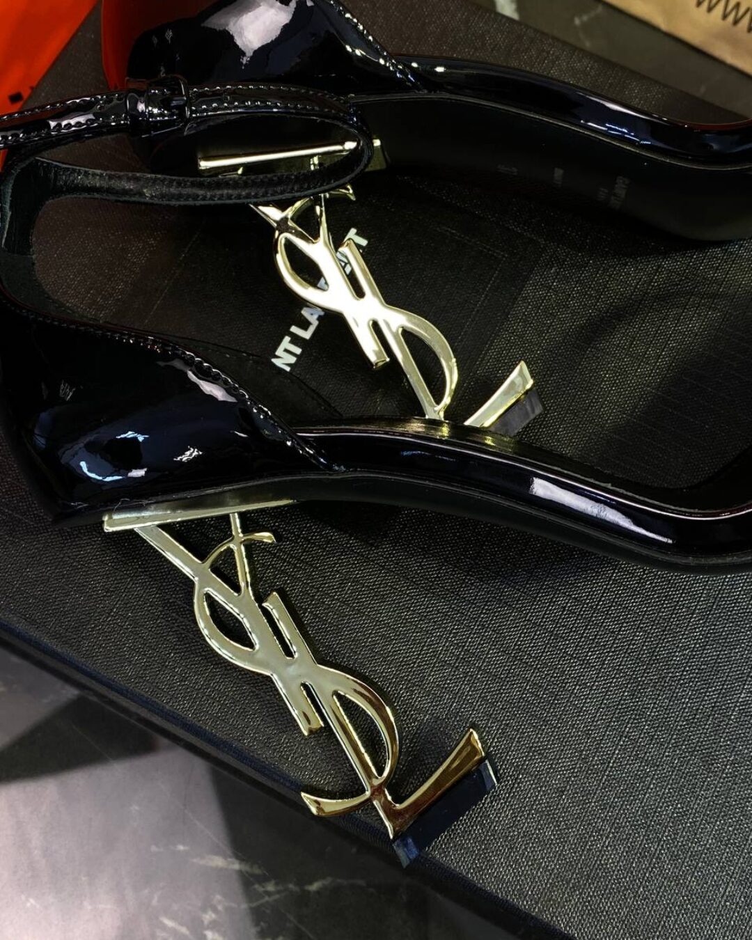 Туфли Yves Saint Laurent — изображение 5