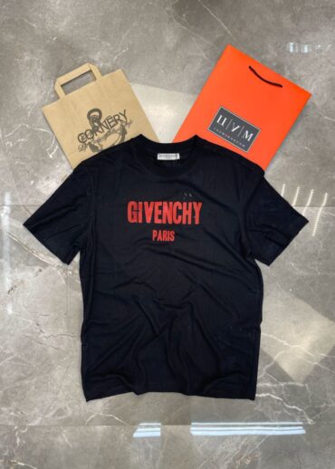 Футболка Givenchy
