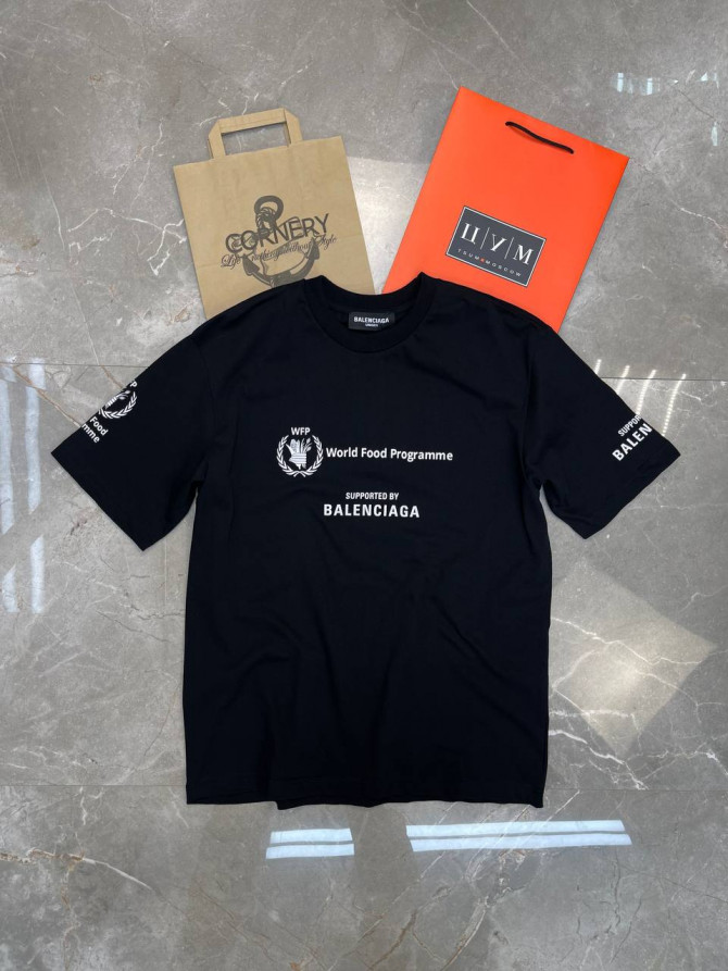 Футболка Balenciaga