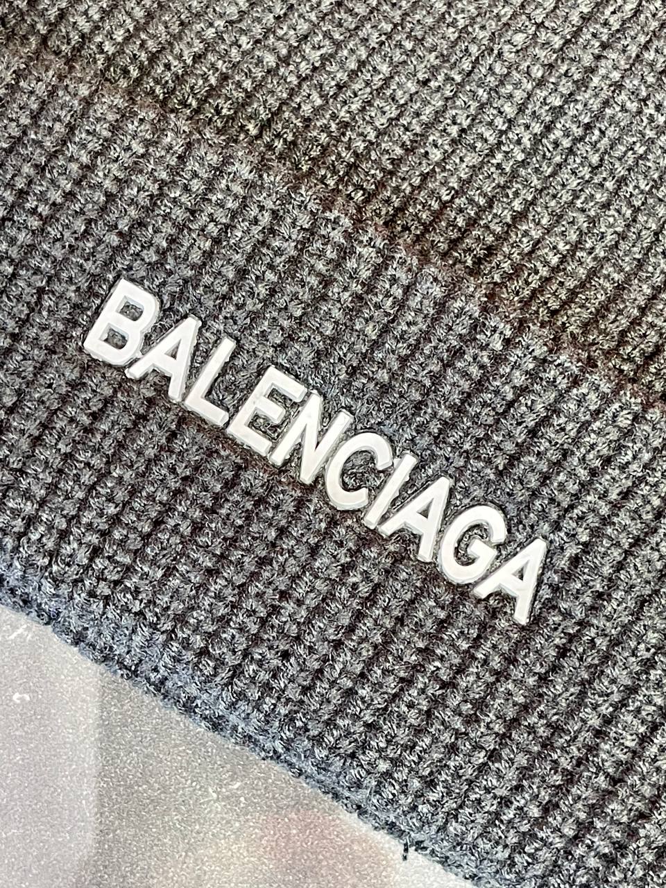 Шапка Balenciaga — фото 2
