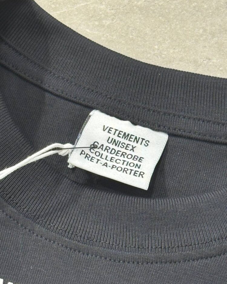 Футболка Vetements Clothing — фото 5