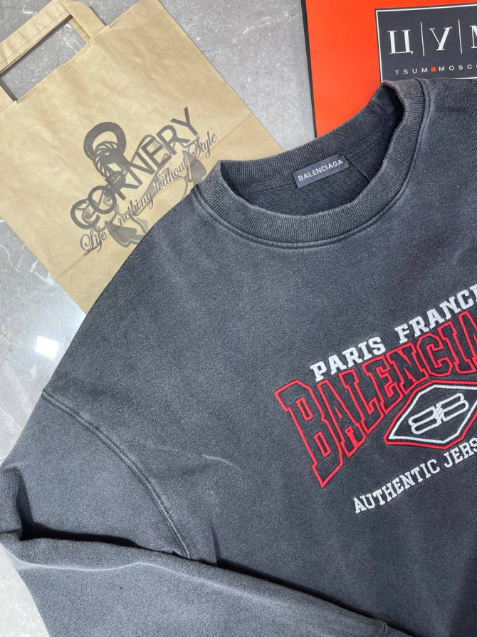 Кофта Balenciaga — изображение 9