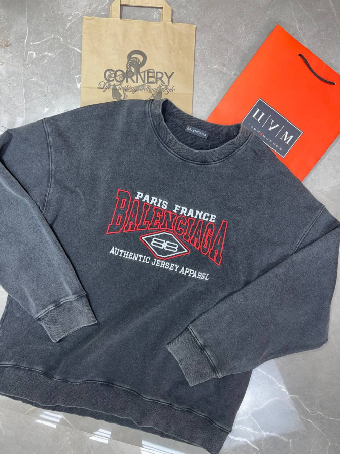 Кофта Balenciaga — изображение 3