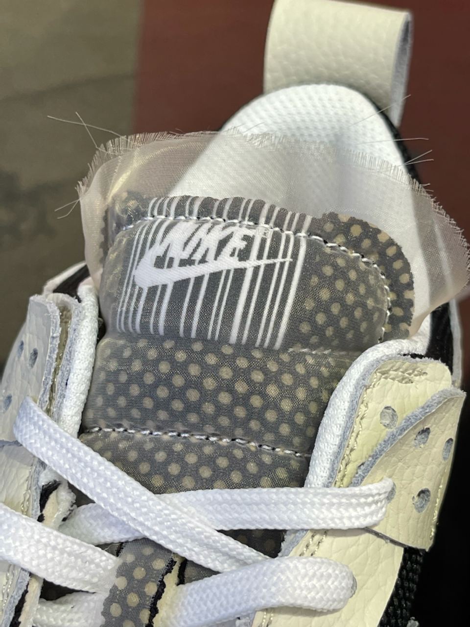 Кеды Nike Wmns Dunk Low Disrupt Ivory Black — фото 3