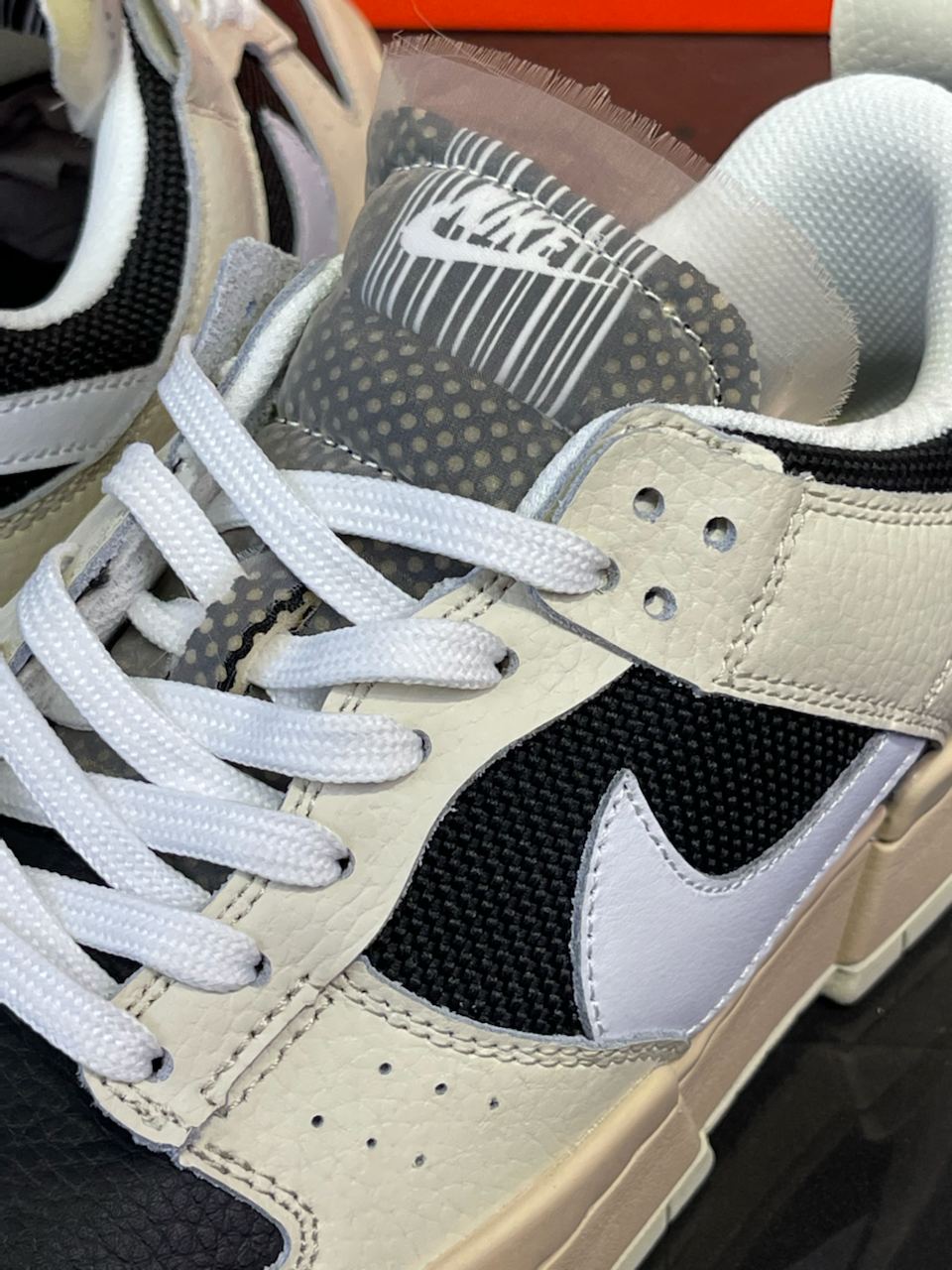 Кеды Nike Wmns Dunk Low Disrupt Ivory Black — фото 6