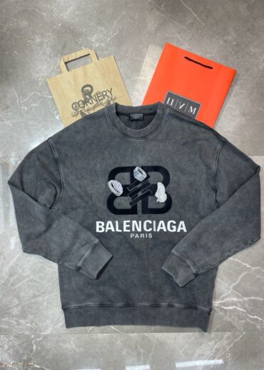 Кофта Balenciaga