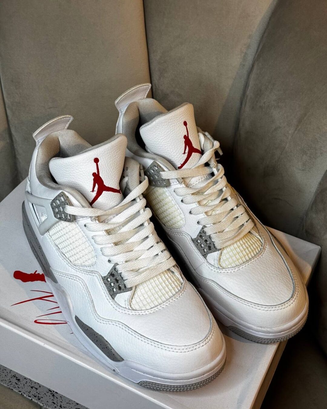 Кроссовки Jordan 4 Retro White Oreo