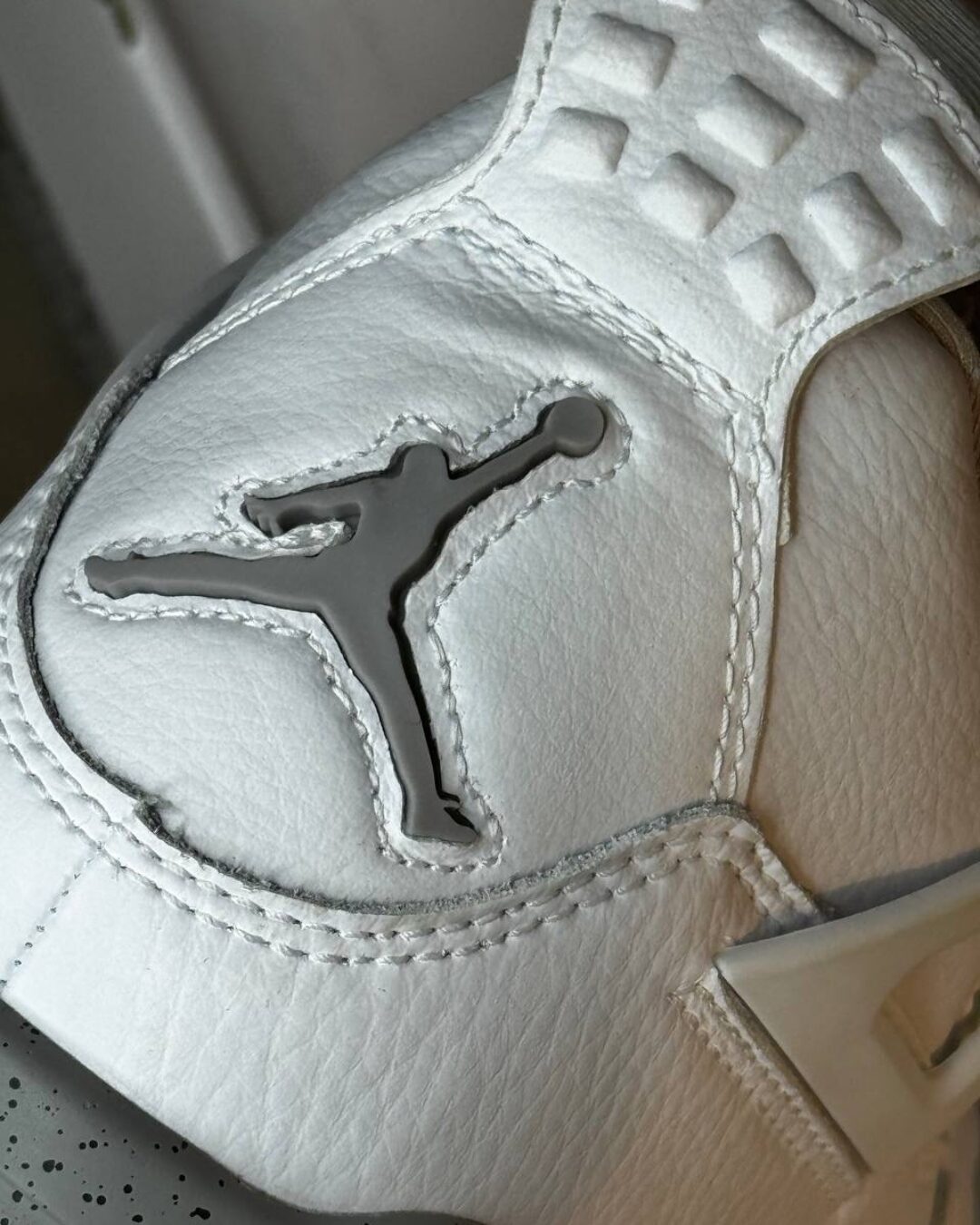 Кроссовки Jordan 4 Retro White Oreo — изображение 9