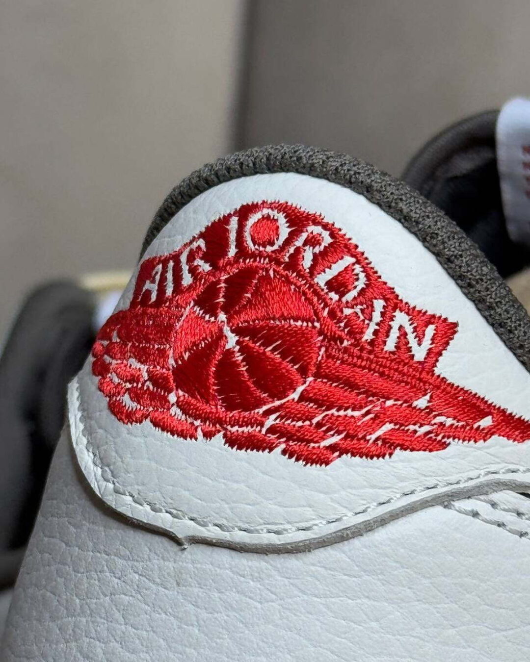 Кеды Travis Scott x Air Jordan 1 Low OG Reverse Mocha S — изображение 6