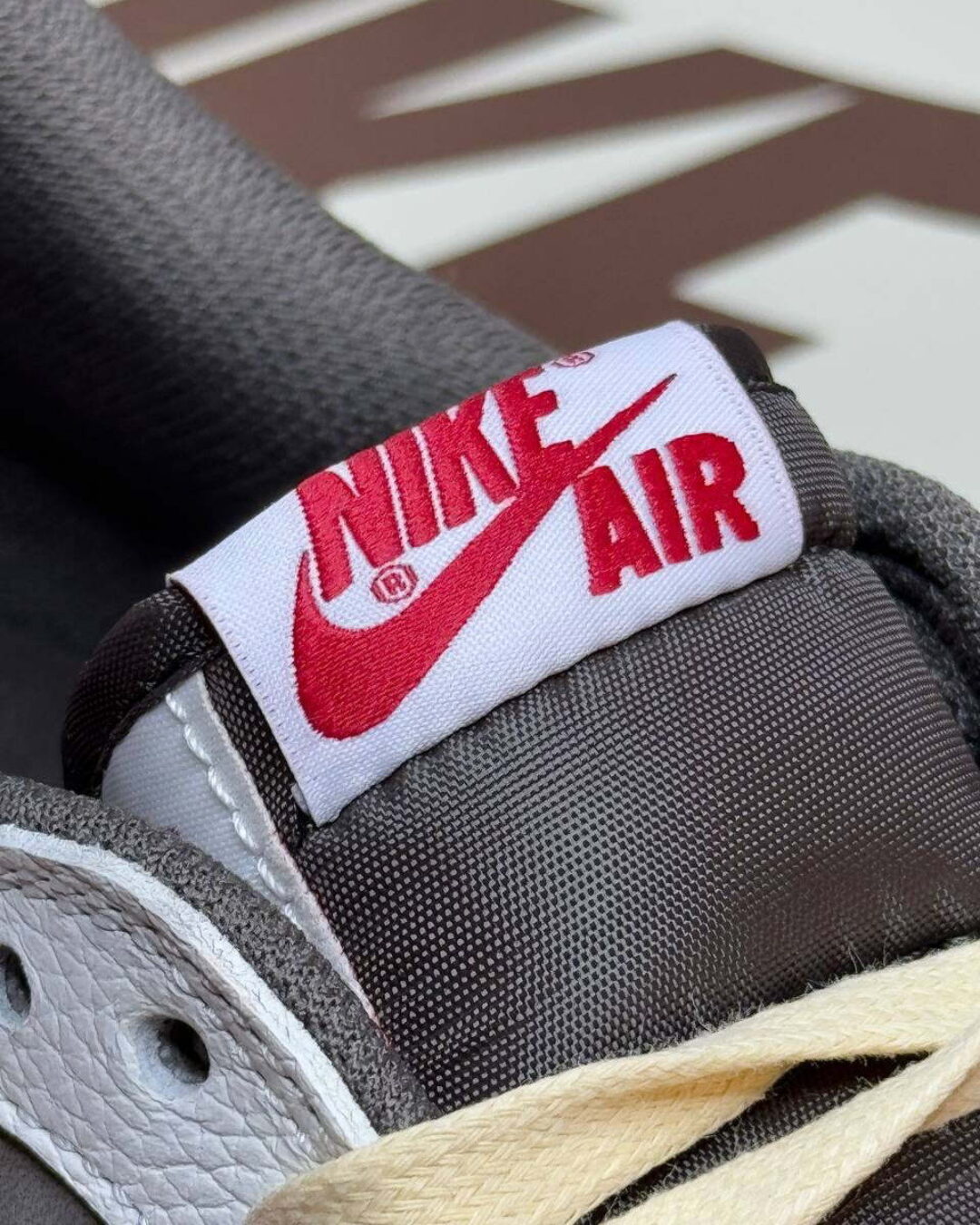 Кеды Travis Scott x Air Jordan 1 Low OG Reverse Mocha S — изображение 7