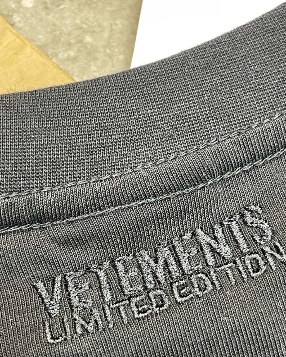 Футболка Vetements Clothing — изображение 7