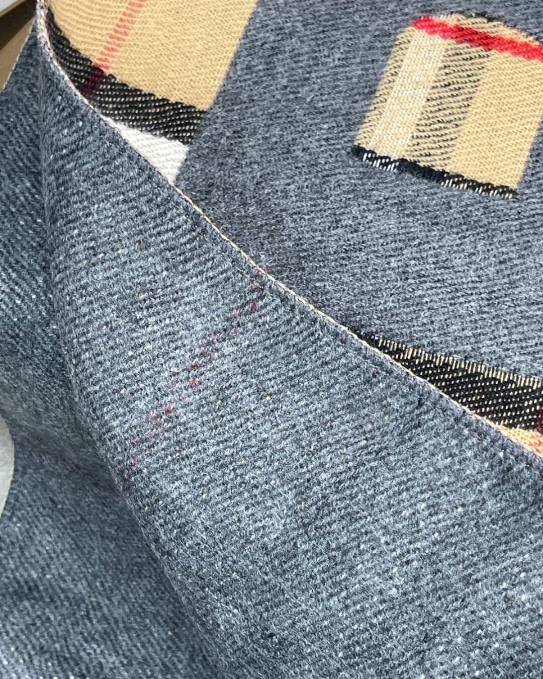 Шарф Burberry — изображение 6