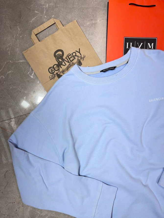 Кофта Balenciaga — изображение 3