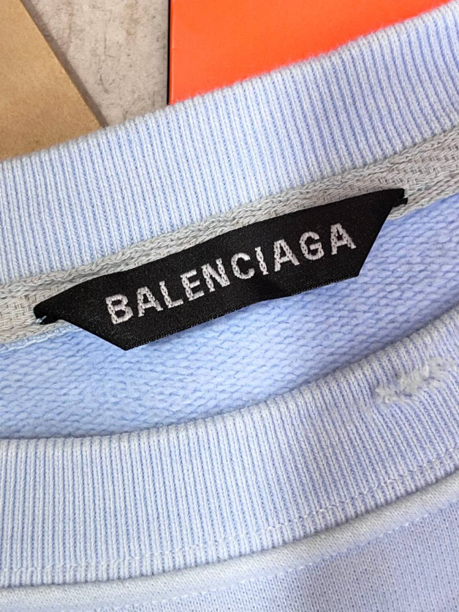 Кофта Balenciaga — изображение 4