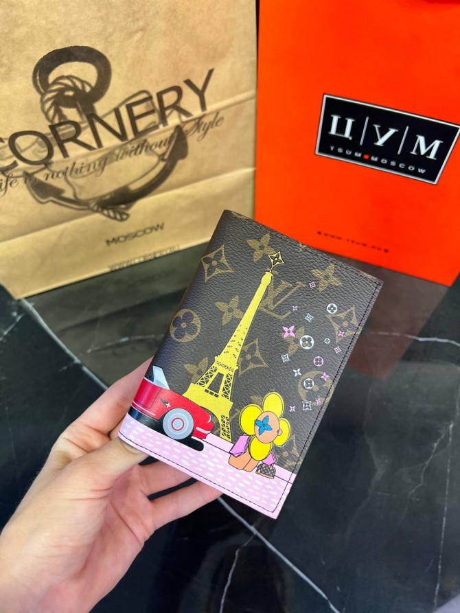 Обложка для паспорта Louis Vuitton — изображение 4