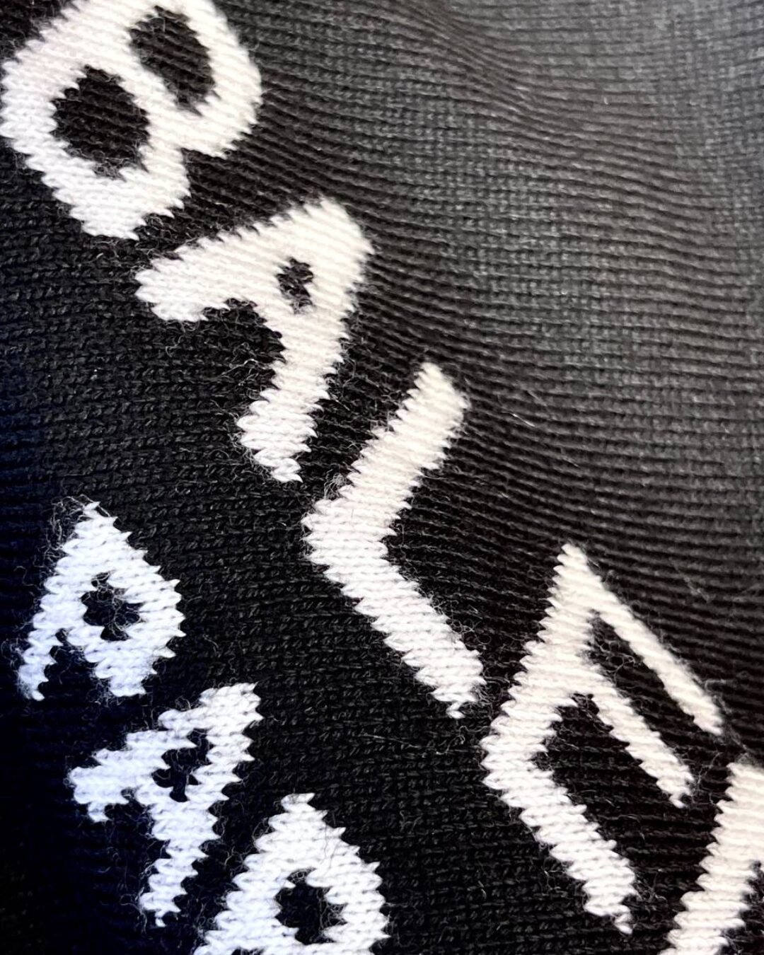 Шарф Balenciaga — изображение 7