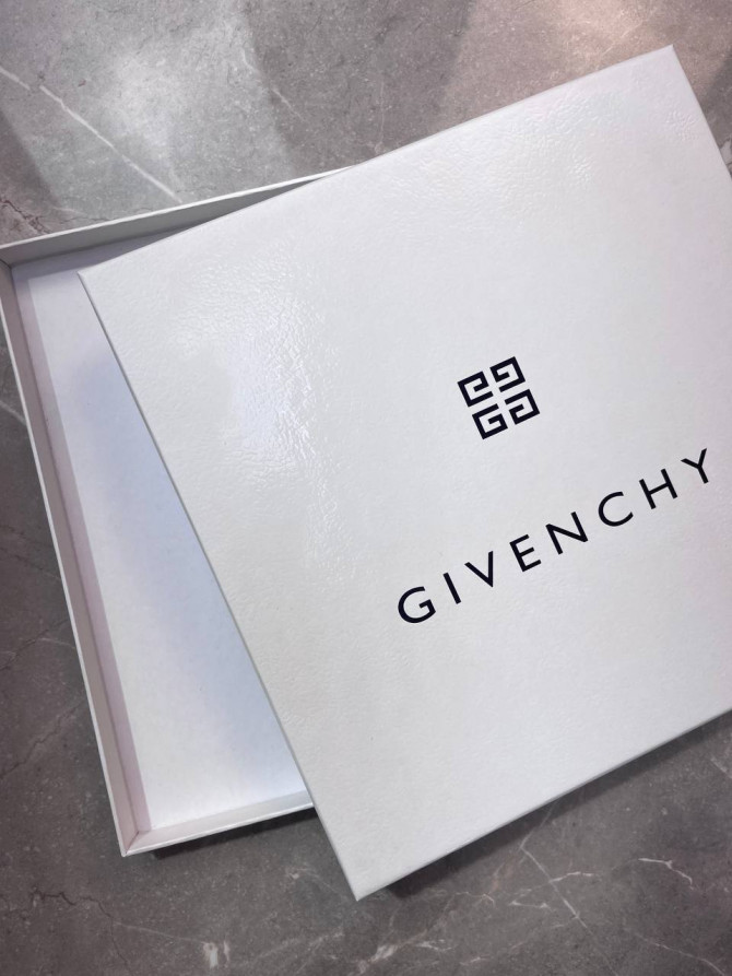 Коробка Givenchy — изображение 4