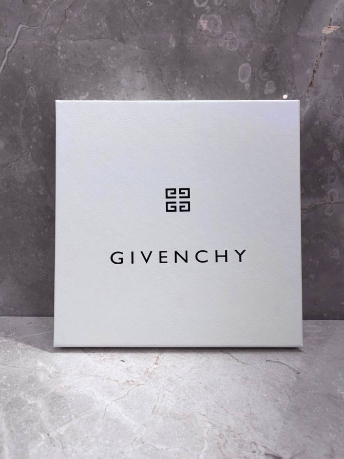 Коробка Givenchy — изображение 5