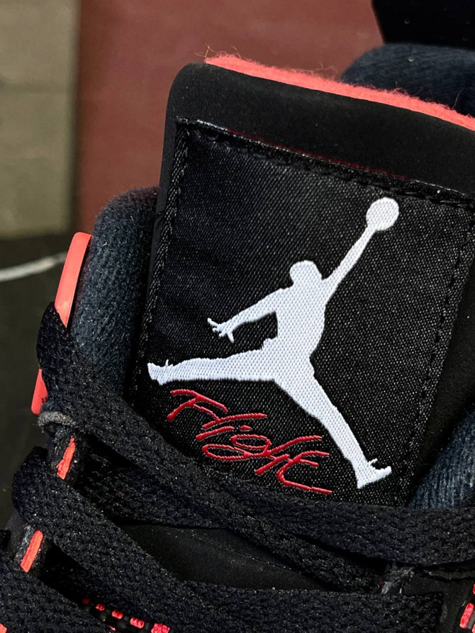 Кроссовки Jordan 4 Retro Red Thunder — изображение 3