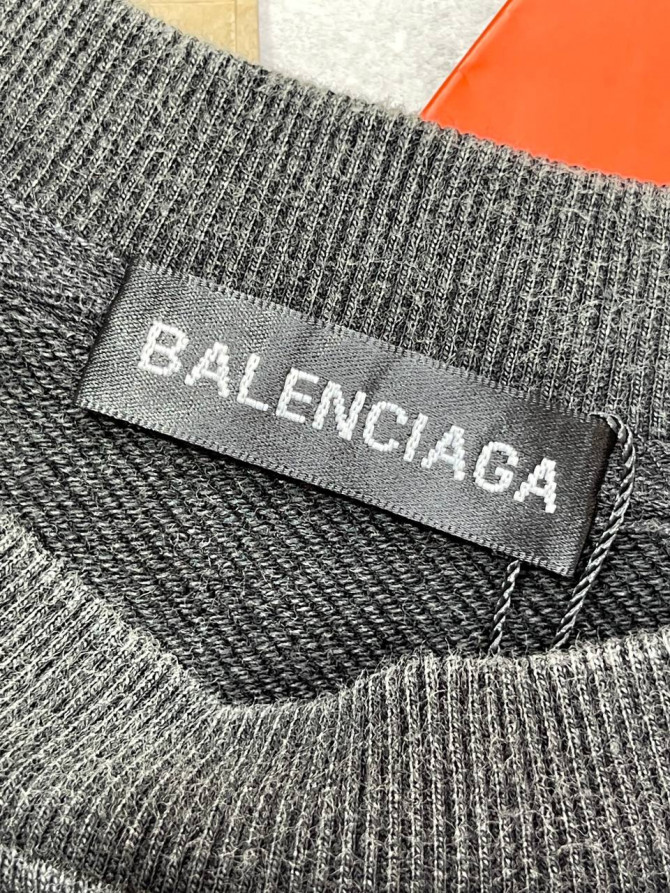 Кофта Balenciaga — изображение 4