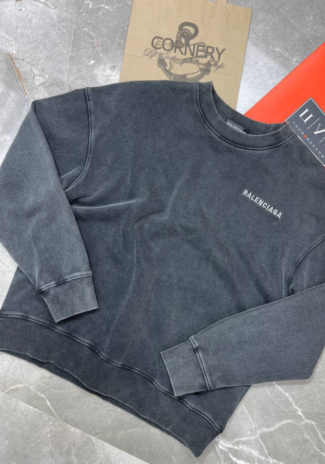 Кофта Balenciaga — изображение 5