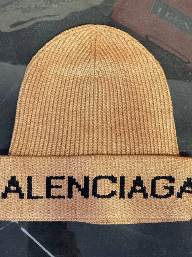 Шапка Balenciaga — изображение 2