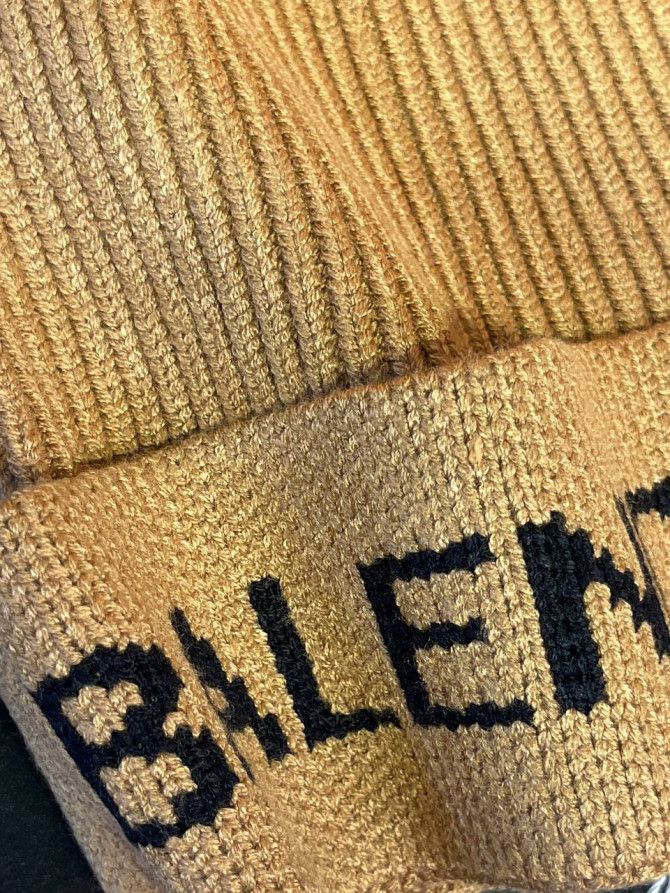 Шапка Balenciaga — изображение 9