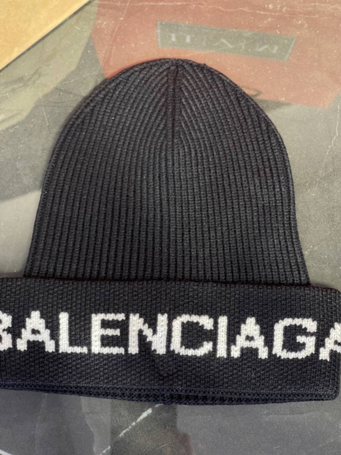 Шапка Balenciaga — изображение 2