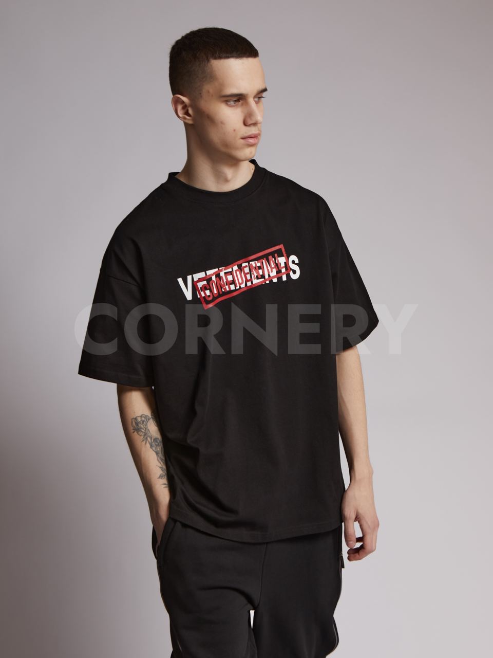 Футболка Vetements Confidential — фото 4