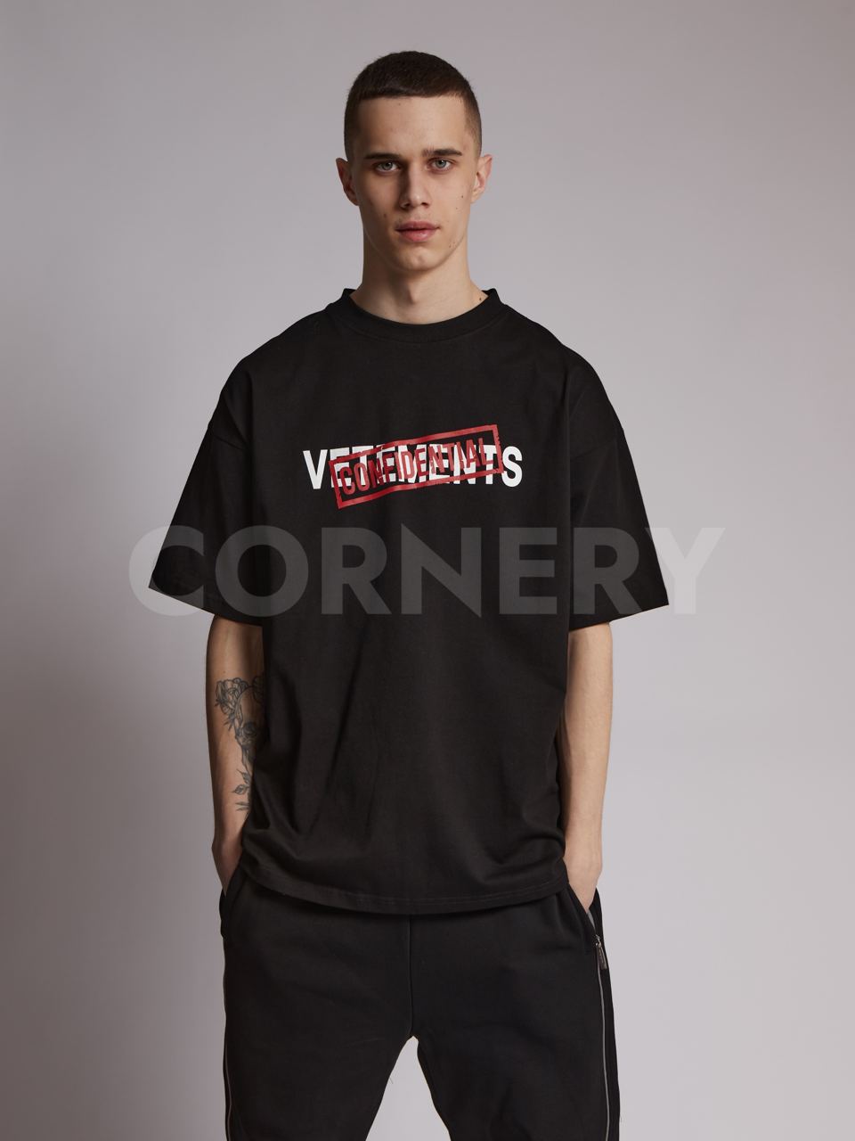 Футболка Vetements Confidential — фото 1