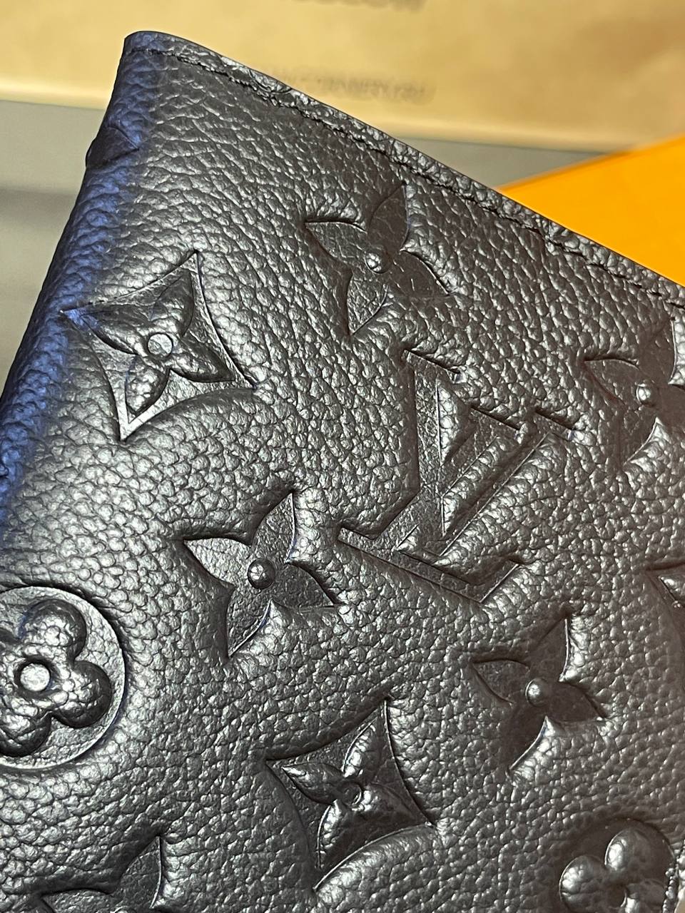 Обложка для паспорта Louis Vuitton — фото 3